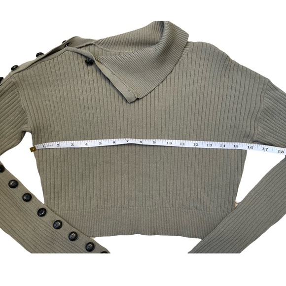 ASILIO CROPPED ASYMMETRICAL BUTTON LONG SLEEVE RIBBED SWEATER OLIVE GREEN 2 - Picture 3 of 9